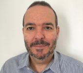 Victor Palomo sorrindo