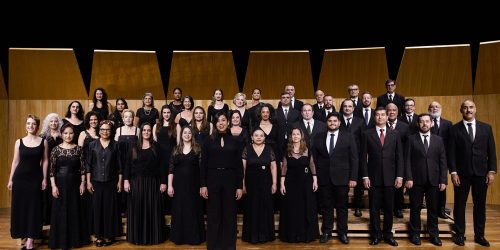 Site Coral - Foto do Coral Paulistano com a regente